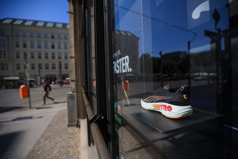 A Puma tem alterado a dinâmica de gestão de estoques de tênis para o mercado americano A Puma tem alterado a dinâmica de gestão de estoques de tênis para o mercado americano