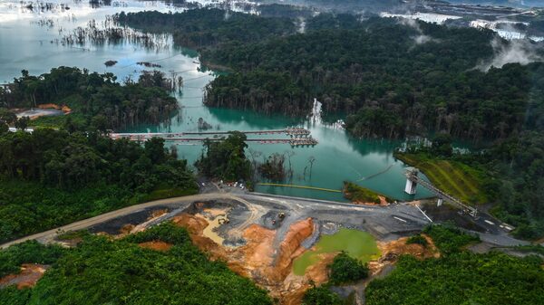 Ejecutivos de First Quantum se reunirán con funcionarios Panamá por cierre de mina Ejecutivos de First Quantum se reunirán con funcionarios Panamá por cierre de mina