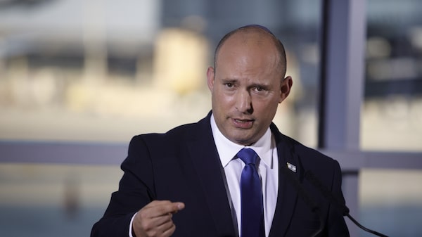 Israelíes se apresuran a buscar licencias de armas tras serie de ataques fatales Israelíes se apresuran a buscar licencias de armas tras serie de ataques fatales