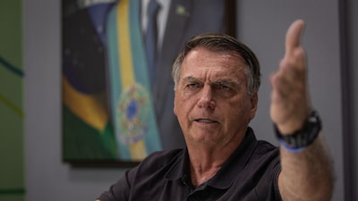 Jair Bolsonaro cayó y se golpeó la cabeza mientras dormía en su celda Jair Bolsonaro cayó y se golpeó la cabeza mientras dormía en su celda
