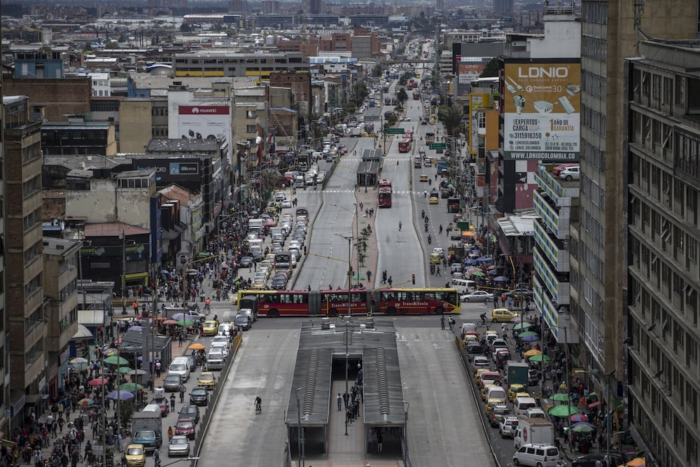 Una calle de la Avenida Jiménez casi vacía en Bogotá, Colombia, el jueves 27 de agosto de 2020. Una calle de la Avenida Jiménez casi vacía en Bogotá, Colombia, el jueves 27 de agosto de 2020.