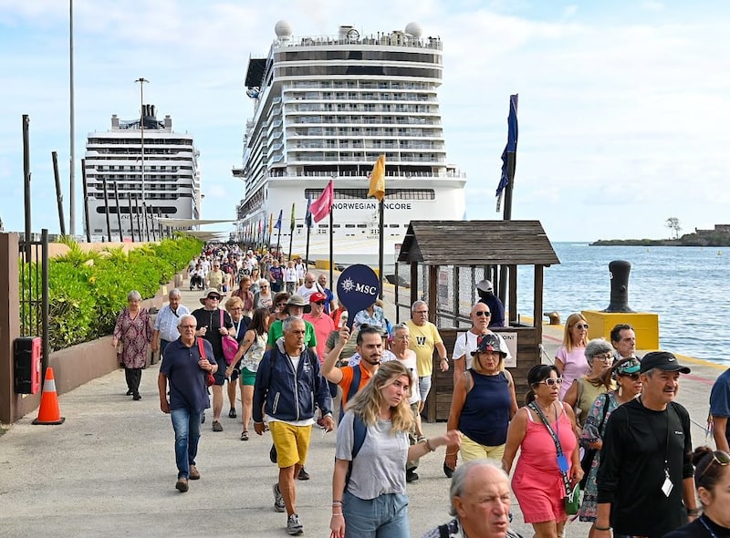 Visitantes en el puerto de Taino Bay, Puerto Plata, el 26 de marzo de 2024. Visitantes en el puerto de Taino Bay, Puerto Plata, el 26 de marzo de 2024.