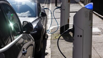 La Estrategia del Día: ¿Se enfría el mercado de autos eléctricos? Kavak, GM y los planes de Ferrari La Estrategia del Día: ¿Se enfría el mercado de autos eléctricos? Kavak, GM y los planes de Ferrari