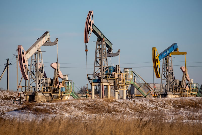 Máquinas de bombeo de petróleo en un yacimiento cerca de Dyurtyuli, en la República de Bashkortostán, Rusia. Fuente: Bloomberg Máquinas de bombeo de petróleo en un yacimiento cerca de Dyurtyuli, en la República de Bashkortostán, Rusia. Fuente: Bloomberg