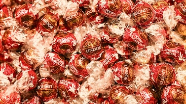 Chocolate mais barato: Lindt vai baixar preços para tentar recuperar vendas após recuo Chocolate mais barato: Lindt vai baixar preços para tentar recuperar vendas após recuo