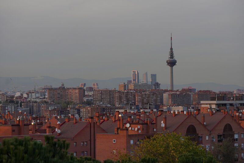 La torre Torrespana rodeada de edificios de apartamentos residenciales en el horizonte de la ciudad de Madrid, España, el miércoles 29 de noviembre de 2022. La torre Torrespana rodeada de edificios de apartamentos residenciales en el horizonte de la ciudad de Madrid, España, el miércoles 29 de noviembre de 2022.