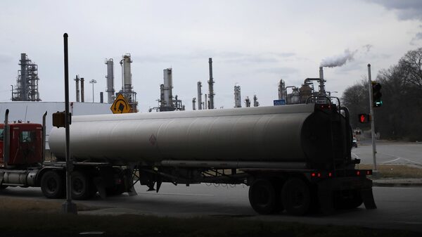 México restringe importación de combustibles ante contrabando, excepto gasolina y diésel México restringe importación de combustibles ante contrabando, excepto gasolina y diésel