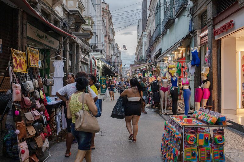 los banqueros centrales se han comprometido a subir las tasas hasta el 14,25% en marzo, desde el nivel actual del 12,25%. los banqueros centrales se han comprometido a subir las tasas hasta el 14,25% en marzo, desde el nivel actual del 12,25%.