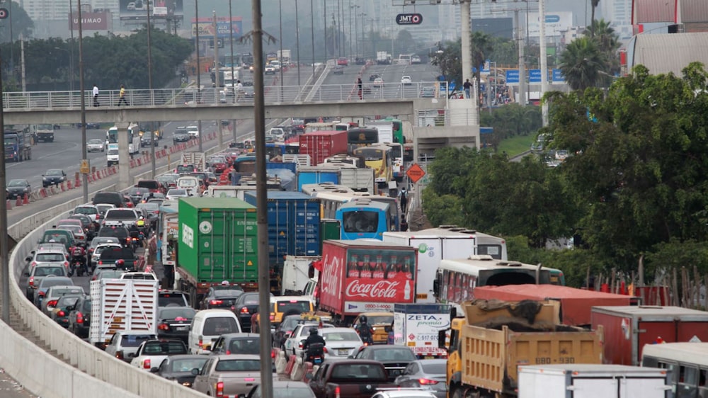 El caos de tránsito en Lima genera pérdidas económicas todos los días. El caos de tránsito en Lima genera pérdidas económicas todos los días.