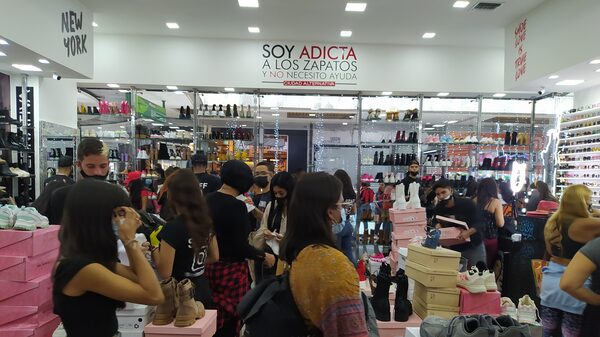 Black Friday en Venezuela: ¿Cómo se adapta un país en crisis a una tradición capitalista? Black Friday en Venezuela: ¿Cómo se adapta un país en crisis a una tradición capitalista?