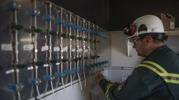 Guerra en Irán activa otro golpe silencioso: el helio presiona precios y a industria de chips Guerra en Irán activa otro golpe silencioso: el helio presiona precios y a industria de chips