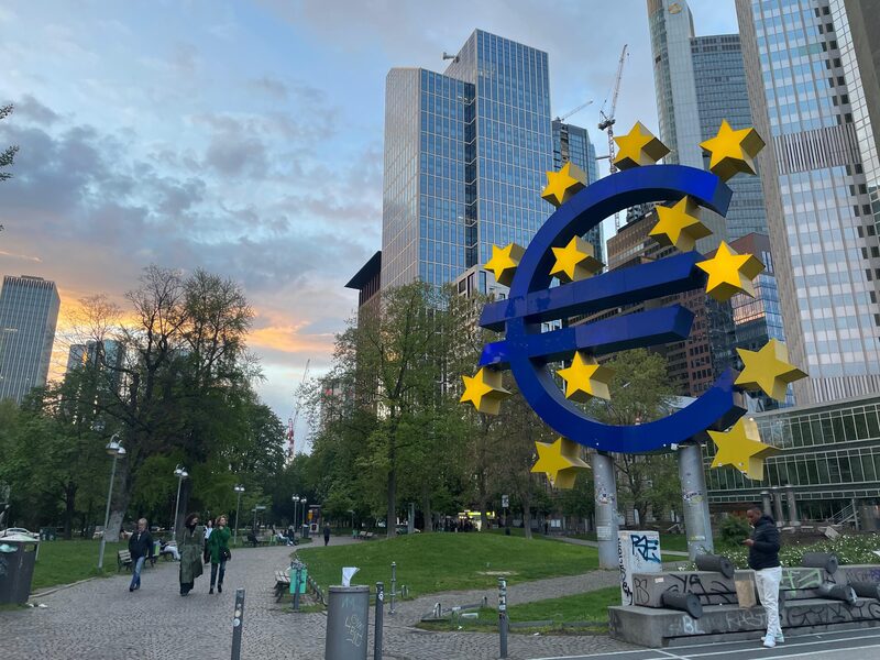 Sede do Banco Central Europeu em Frankfurt: decisão sobre os juros nesta quinta-feira (5 de junho de 2024) (Foto: Marcelo Sakate/Bloomberg Línea) Sede do Banco Central Europeu em Frankfurt: decisão sobre os juros nesta quinta-feira (5 de junho de 2024) (Foto: Marcelo Sakate/Bloomberg Línea)