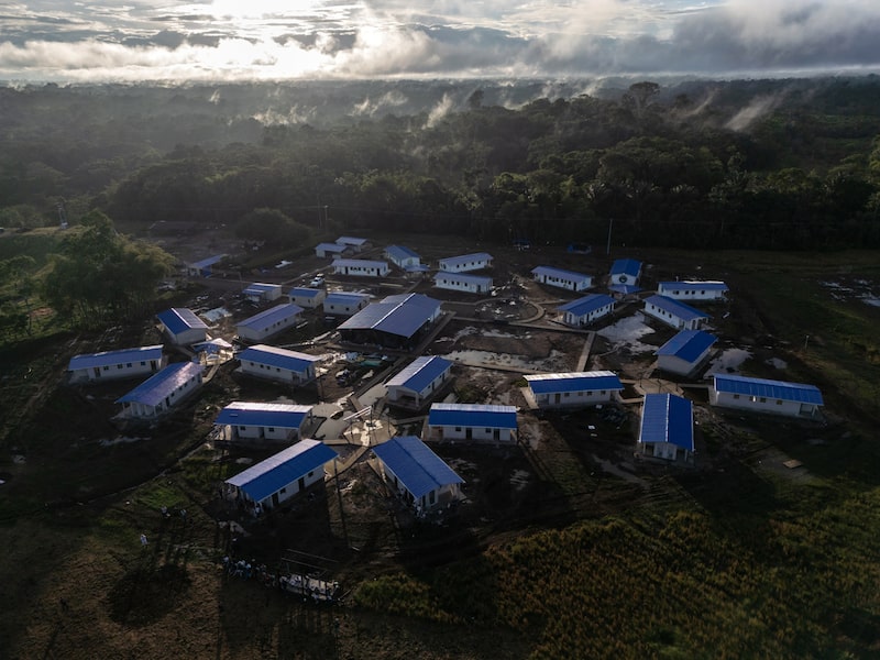 De la Espriella ha puesto en marcha lo que podría convertirse en la mayor ofensiva de Colombia contra los grupos armados ilegales en más de una década. De la Espriella ha puesto en marcha lo que podría convertirse en la mayor ofensiva de Colombia contra los grupos armados ilegales en más de una década.