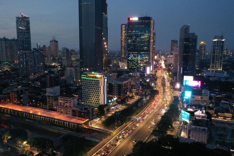 Las acciones y otros activos se mostraron mixtos en Asia después de que Trump anunciara un arancel del 19% para los productos indonesios. Las acciones y otros activos se mostraron mixtos en Asia después de que Trump anunciara un arancel del 19% para los productos indonesios.