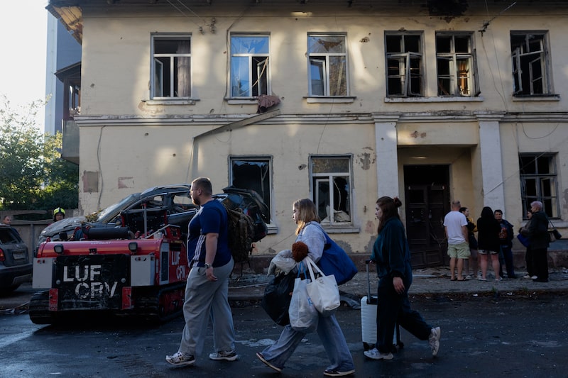 Russian Air Attack Kills 12 as Zelenskyy Pleads for Patriots Russian Air Attack Kills 12 as Zelenskyy Pleads for Patriots