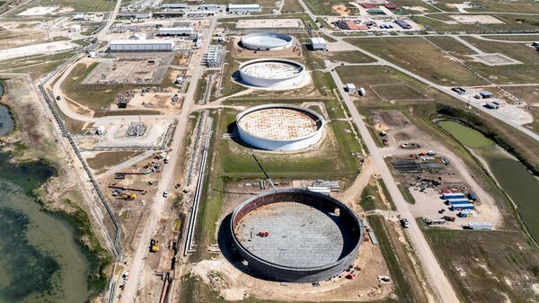 EE.UU. planea comprar 3 millones de barriles de petróleo para reponer reservas EE.UU. planea comprar 3 millones de barriles de petróleo para reponer reservas