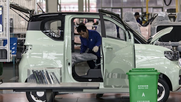 Ventas de GM en China caen por debajo de las de EE.UU. por primera vez desde 2009 Ventas de GM en China caen por debajo de las de EE.UU. por primera vez desde 2009