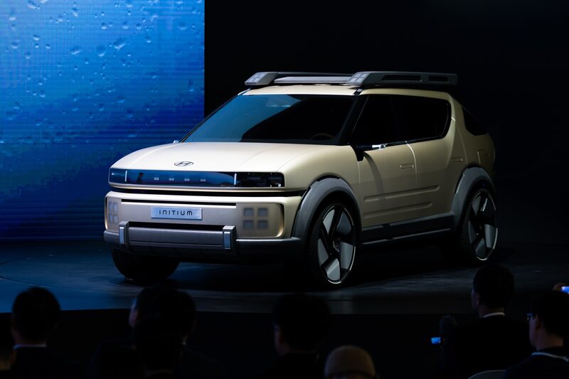 El vehículo eléctrico conceptual de pila de combustible Initium de Hyundai Motor Co durante el evento de presentación en Goyang, Corea del Sur, el jueves. El vehículo eléctrico conceptual de pila de combustible Initium de Hyundai Motor Co durante el evento de presentación en Goyang, Corea del Sur, el jueves.