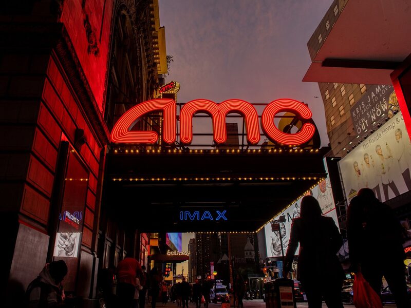 AMC Entertainment Holdings Inc. subió un 20% el martes hasta alcanzar el máximo desde el 9 de julio. AMC Entertainment Holdings Inc. subió un 20% el martes hasta alcanzar el máximo desde el 9 de julio.
