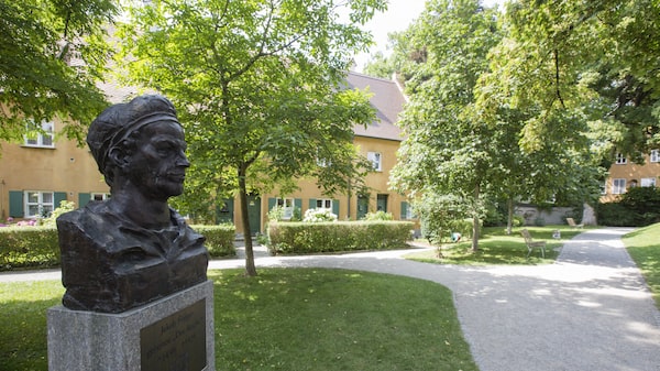 Banco de dinastia que financiou de papas a imperadores pode estar à venda, dizem fontes Banco de dinastia que financiou de papas a imperadores pode estar à venda, dizem fontes