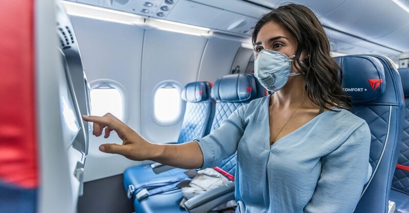 Barbijos a bordo. Cada vez son más las aerolíneas que no las exigen. Barbijos a bordo. Cada vez son más las aerolíneas que no las exigen.