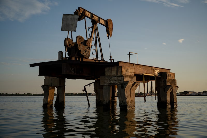 Venezuela Agrees To Grant US Exclusive Access To Oil Resources Venezuela Agrees To Grant US Exclusive Access To Oil Resources