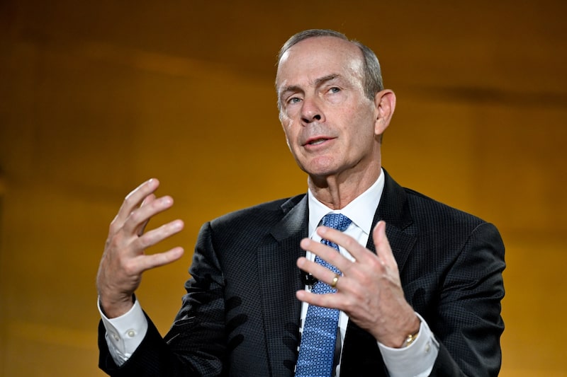 'Se não conseguirmos restabelecer a oferta, a demanda terá que diminuir em diferentes setores da economia', disse Mike Wirth (Foto: Daniel Heuer/Bloomberg) 'Se não conseguirmos restabelecer a oferta, a demanda terá que diminuir em diferentes setores da economia', disse Mike Wirth (Foto: Daniel Heuer/Bloomberg)
