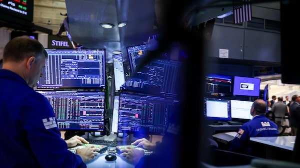 Acciones viven un momento de auge, pero estrategas recomiendan cautela ante próximos riesgos Acciones viven un momento de auge, pero estrategas recomiendan cautela ante próximos riesgos
