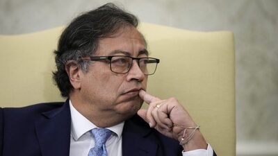 Una reunión del gabinete colombiano televisada se convierte en rencor y lágrimas Una reunión del gabinete colombiano televisada se convierte en rencor y lágrimas