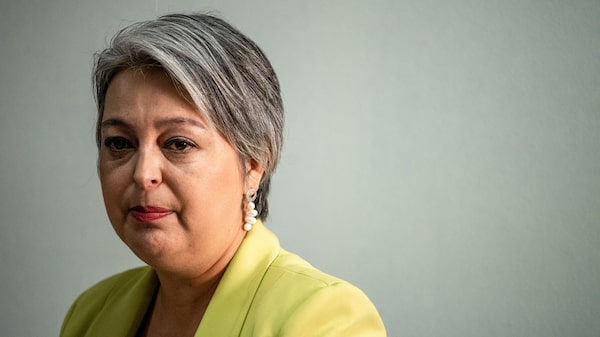 El embajador de Trump en Chile se reúne con la candidata presidencial de izquierda Jara El embajador de Trump en Chile se reúne con la candidata presidencial de izquierda Jara