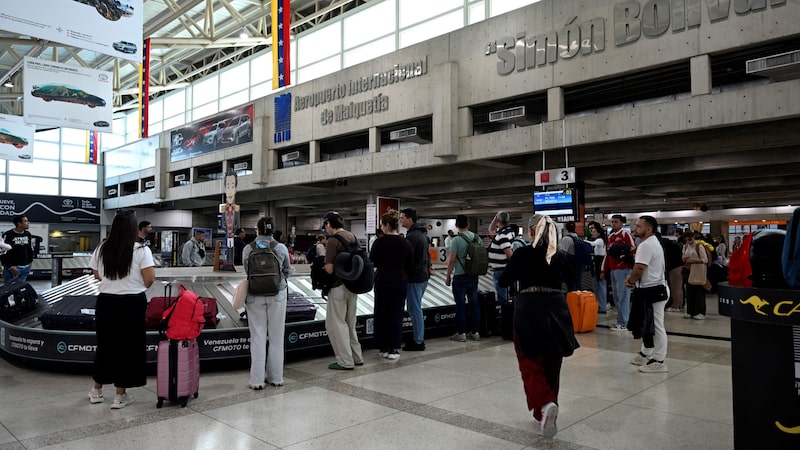 De volta ao ar: aeroporto da Venezuela ganha vida com recuperação econômica pós-Maduro De volta ao ar: aeroporto da Venezuela ganha vida com recuperação econômica pós-Maduro