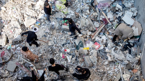 Trump habla de poner fin a la guerra con Irán, pero los ataques en Medio Oriente no ceden Trump habla de poner fin a la guerra con Irán, pero los ataques en Medio Oriente no ceden