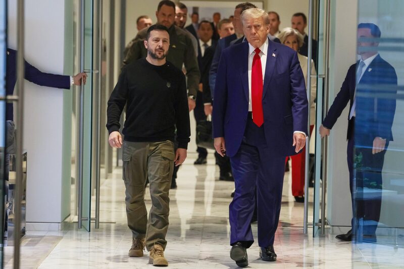 Volodymyr Zelenskiy y Donald Trump en Nueva York en septiembre. Fotógrafo: Alex Kent/Getty Images Volodymyr Zelenskiy y Donald Trump en Nueva York en septiembre. Fotógrafo: Alex Kent/Getty Images