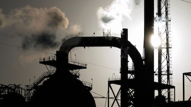 Dudas sobre el acuerdo entre Irán y Omán para reabrir Ormuz impulsan al petróleo Dudas sobre el acuerdo entre Irán y Omán para reabrir Ormuz impulsan al petróleo
