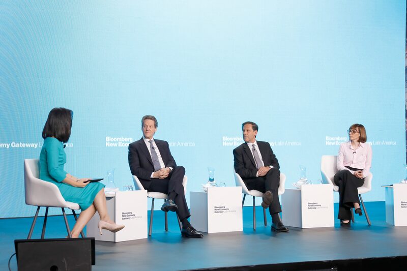 Robert Friedland, fundador y copresidente ejecutivo de Ivanhoe Mines Ltd., durante un panel en el evento Bloomberg New Economy Gateway en Ciudad de Panamá, Panamá, el jueves 19 de mayo de 2022. Foto: Bloomberg Robert Friedland, fundador y copresidente ejecutivo de Ivanhoe Mines Ltd., durante un panel en el evento Bloomberg New Economy Gateway en Ciudad de Panamá, Panamá, el jueves 19 de mayo de 2022. Foto: Bloomberg
