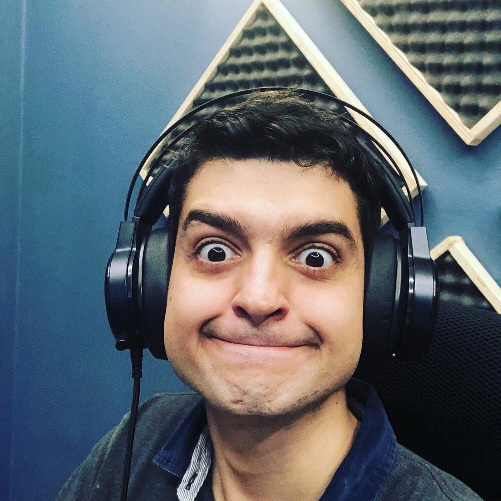 Bruno Aiub, de 31 anos, começou a ficar popular postando vídeos no YouTube com tutorial do jogo Minecraft; recentemente, ele ganhou notoriedade capturando a atenção do público jovem, gamer, para entrevistas com políticos durante conversas informais e descontraídas Bruno Aiub, de 31 anos, começou a ficar popular postando vídeos no YouTube com tutorial do jogo Minecraft; recentemente, ele ganhou notoriedade capturando a atenção do público jovem, gamer, para entrevistas com políticos durante conversas informais e descontraídas