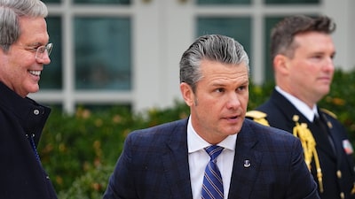 La Casa Blanca defiende a Hegseth y niega que ordenara matar a sobrevivientes de barco narco La Casa Blanca defiende a Hegseth y niega que ordenara matar a sobrevivientes de barco narco