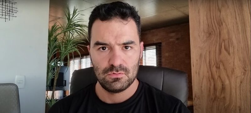 Arthur do Val, deputado estadual do Podemos, foi flagrado em áudio fazendo comentários machistas e sexistas contra ucranianas Arthur do Val, deputado estadual do Podemos, foi flagrado em áudio fazendo comentários machistas e sexistas contra ucranianas