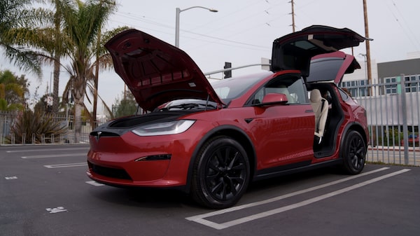 Tesla bate récord de entregas de vehículos eléctricos tras rebajar los precios Tesla bate récord de entregas de vehículos eléctricos tras rebajar los precios