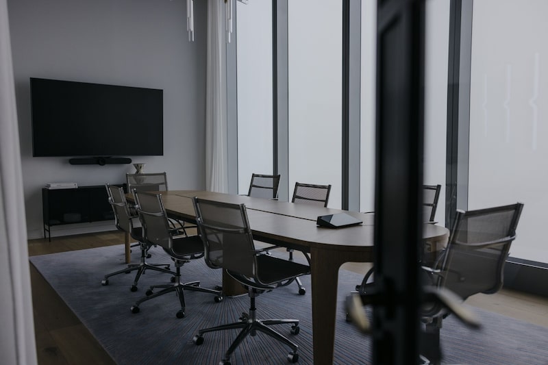 Una sala de reuniones en el ZO. Clubhouse, en la planta 66 del edificio Spiral, situado en el número 66 de Hudson Boulevard, en el barrio de Hudson Yards de Nueva York, Estados Unidos, el martes 10 de diciembre de 2024. Una sala de reuniones en el ZO. Clubhouse, en la planta 66 del edificio Spiral, situado en el número 66 de Hudson Boulevard, en el barrio de Hudson Yards de Nueva York, Estados Unidos, el martes 10 de diciembre de 2024.