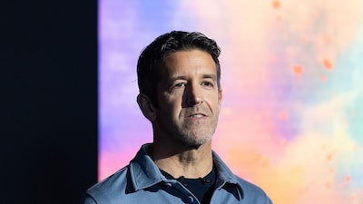 Troca de CEO na Apple reforça foco em hardware em detrimento da corrida global por IA Troca de CEO na Apple reforça foco em hardware em detrimento da corrida global por IA