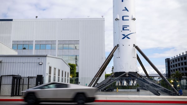 SpaceX mira US$ 75 bi em IPO a US$ 135 por ação, segundo fontes SpaceX mira US$ 75 bi em IPO a US$ 135 por ação, segundo fontes