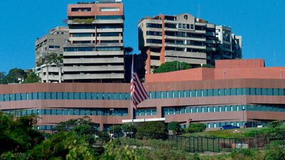 Trump plantea conversaciones con Venezuela mientras EE.UU. cataloga a Maduro como terrorista Trump plantea conversaciones con Venezuela mientras EE.UU. cataloga a Maduro como terrorista