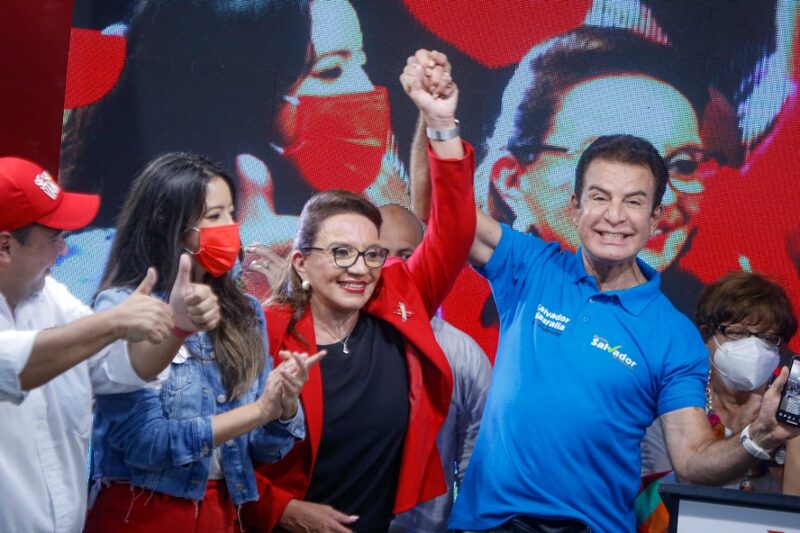 Salvador Nasralla se unió en alianza con Xiomara Castro para ganar las elecciones generales del 28 de noviembre de 2021. Salvador Nasralla se unió en alianza con Xiomara Castro para ganar las elecciones generales del 28 de noviembre de 2021.
