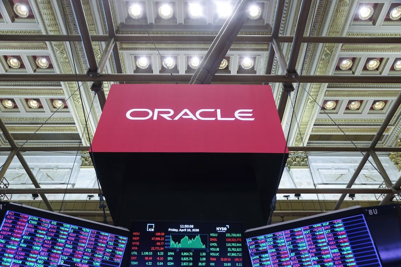 Letreros de Oracle Corp. en el parqué de la Bolsa de Nueva York. Fotógrafo: Michael Nagle/Bloomberg. Letreros de Oracle Corp. en el parqué de la Bolsa de Nueva York. Fotógrafo: Michael Nagle/Bloomberg.