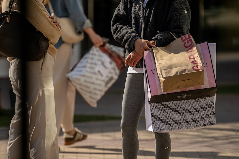 Las ventas minoristas sorprenden a la baja y elevan dudas sobre el consumo. Las ventas minoristas sorprenden a la baja y elevan dudas sobre el consumo.