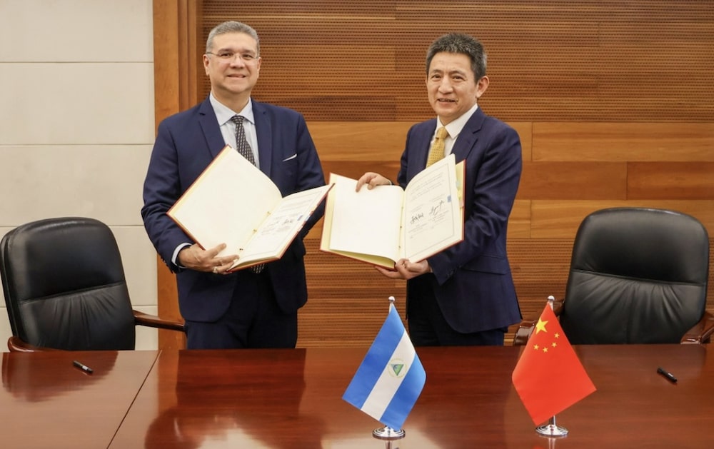Erwin Ramírez, ministro de Fomento, Industria y Comercio (MIFIC), y Li Chenggang, Viceministro de Comercio y Representante Especial chino para el Comercio Internacional, el 30 de marzo de 2026. Erwin Ramírez, ministro de Fomento, Industria y Comercio (MIFIC), y Li Chenggang, Viceministro de Comercio y Representante Especial chino para el Comercio Internacional, el 30 de marzo de 2026.