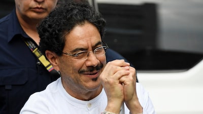 Cepeda lidera encuesta y vencería en segunda vuelta a rivales conservadores en Colombia Cepeda lidera encuesta y vencería en segunda vuelta a rivales conservadores en Colombia