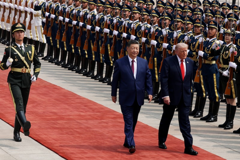 El presidente Donald Trump y el presidente Xi Jinping durante una ceremonia de bienvenida en el Gran Salón del Pueblo en Pekín, el 14 de mayo. Fotógrafo: Alex Wong/Getty Images El presidente Donald Trump y el presidente Xi Jinping durante una ceremonia de bienvenida en el Gran Salón del Pueblo en Pekín, el 14 de mayo. Fotógrafo: Alex Wong/Getty Images