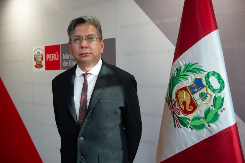 Ministro Iván Merino busca mediar con renegociación de campo de gas en Perú. Ministro Iván Merino busca mediar con renegociación de campo de gas en Perú.